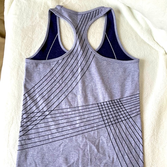 Fabletics fitted tank - Picture 2 of 4